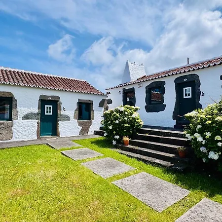Casa Da By Pontanegraazores Holiday home *